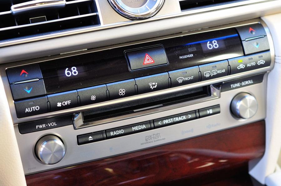  Lexus LS460 2013 года  (фото 24 из 111)